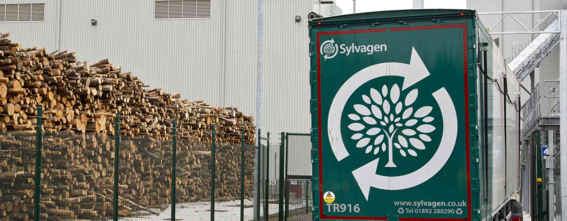 Sylvagen walking floor delivering into power station